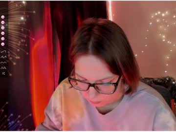 Moon__Girl Chaturbate stream image from December 18, 2024
