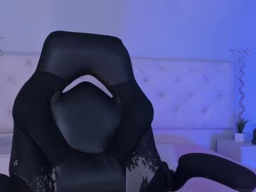 Nicolle_Petite Chaturbate stream image from December 18, 2024