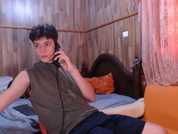 Powertwinky Chaturbate stream image from December 18, 2024