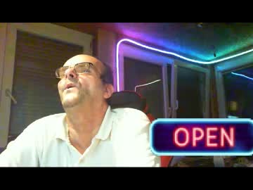 R_2d2_ Chaturbate stream image from December 18, 2024