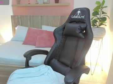 Roseliam_ Chaturbate stream image from December 18, 2024