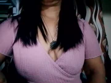 Suzzie_Hot Chaturbate stream image from December 18, 2024