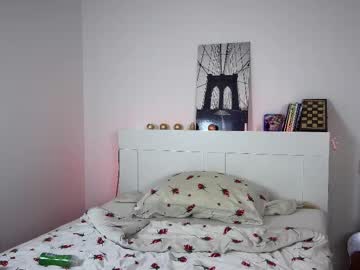 Vicky_Luxe Chaturbate stream image from December 18, 2024