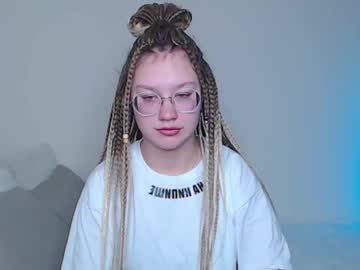 Blush__Honey Chaturbate stream image from December 18, 2024
