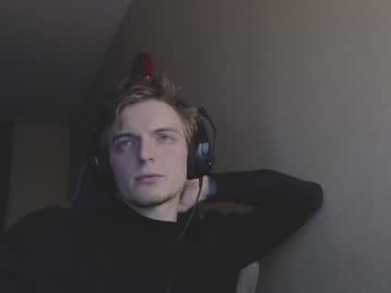 Gasturfahe Chaturbate stream image from December 18, 2024