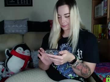Henta1koi Chaturbate stream image from December 18, 2024