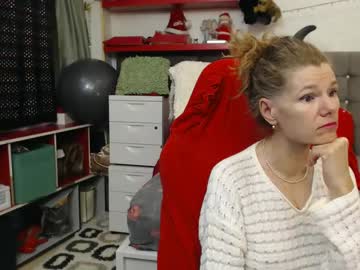 Kellynumber Chaturbate stream image from December 18, 2024