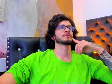 Loggan_Donnelly Chaturbate stream image from December 18, 2024