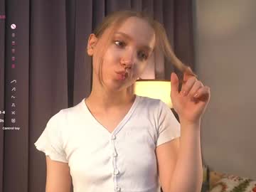 Lyly_Bambi Chaturbate stream image from December 18, 2024
