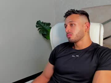 Mike_Belle Chaturbate stream image from December 18, 2024