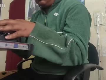 Muchachosam Chaturbate stream image from December 18, 2024