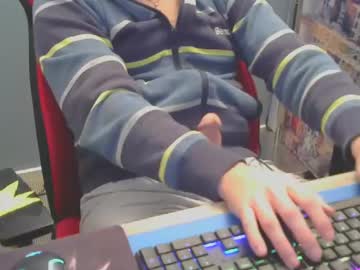 Tomin3m Chaturbate stream image from December 18, 2024