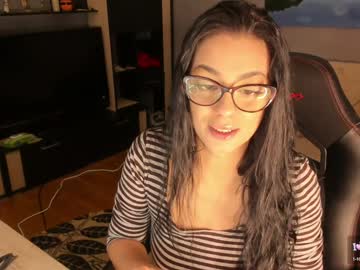 Xlaracroftx Chaturbate stream image from December 18, 2024