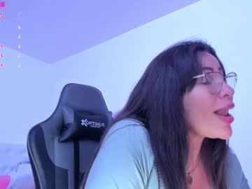Esmeralda_Milf1 Chaturbate stream image from December 18, 2024