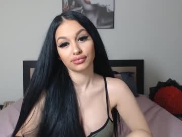 Lisa104739 Chaturbate stream image from December 18, 2024