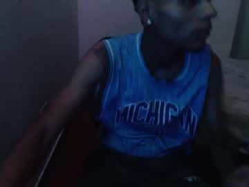 Lyamboy Chaturbate stream image from December 18, 2024