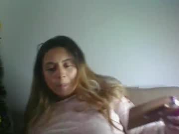 Meganbee882171 Chaturbate stream image from December 18, 2024