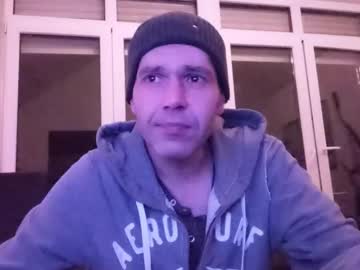 Spliffray Chaturbate stream image from December 18, 2024