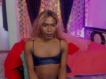 Thegoldenbitch Chaturbate stream image from December 18, 2024