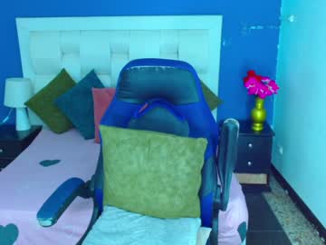 Aurimelvalentina Chaturbate stream image from December 18, 2024