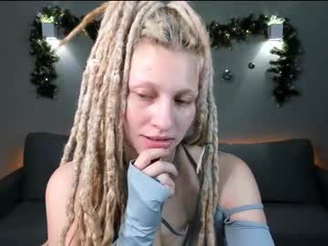 Courtneyroberts Chaturbate stream image from December 18, 2024