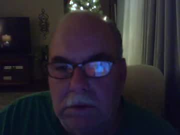 Earl52 Chaturbate stream image from December 18, 2024
