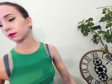 Ehotlovea Chaturbate stream image from December 18, 2024