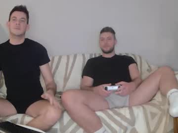 Englishladxxx Chaturbate stream image from December 18, 2024