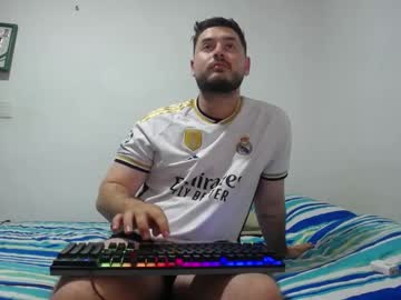 Hankprettyboy Chaturbate stream image from December 18, 2024