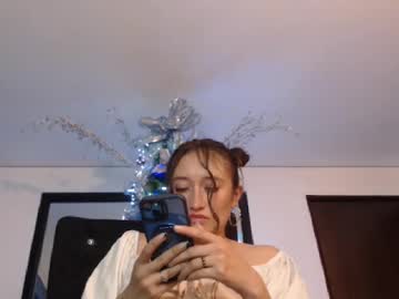 Hoskelsa04 Chaturbate stream image from December 18, 2024