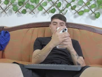 Marcos_0212 Chaturbate stream image from December 18, 2024