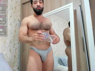 Maxstrong01 Chaturbate stream image from December 18, 2024
