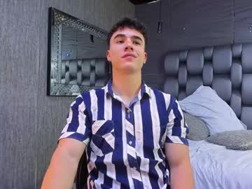 Andre_Parker Chaturbate stream image from December 19, 2024