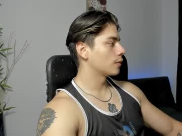 Gio_Russo Chaturbate stream image from December 19, 2024