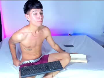 Hazel_Hall Chaturbate stream image from December 19, 2024