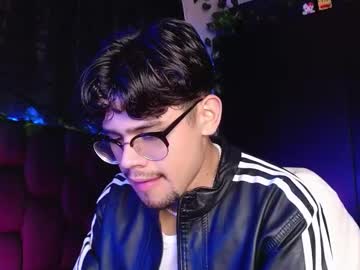 Isaac_Saenz Chaturbate stream image from December 19, 2024