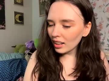 Andi_Bird Chaturbate stream image from December 19, 2024