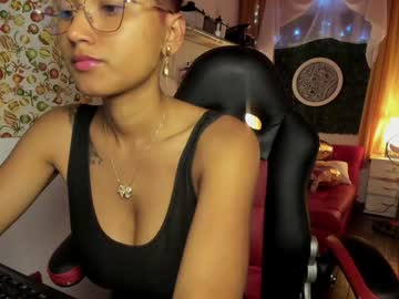Bianca_And_Maxwell Chaturbate stream image from December 19, 2024