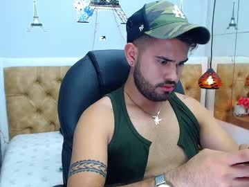 Dylan_Hotty Chaturbate stream image from December 19, 2024