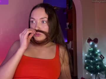 Plushy_Pixie Chaturbate stream image from December 19, 2024