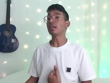 Samtorres_ Chaturbate stream image from December 19, 2024