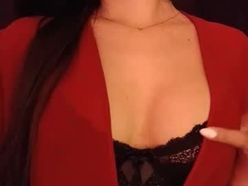 Sexyideusa Chaturbate stream image from December 19, 2024