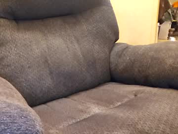 Whorekneeweeny Chaturbate stream image from December 19, 2024