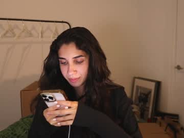 Anastasiapetitegirll Chaturbate stream image from December 19, 2024