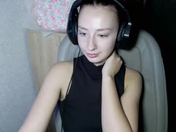 Crystallkris Chaturbate stream image from December 19, 2024