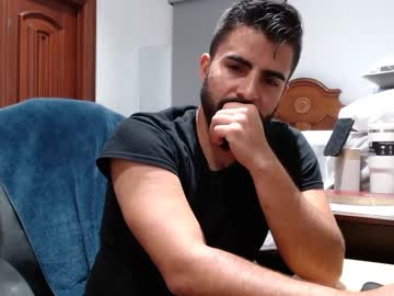 Guscontr Chaturbate stream image from December 19, 2024