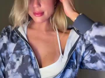 Iiivy_ Chaturbate stream image from December 19, 2024