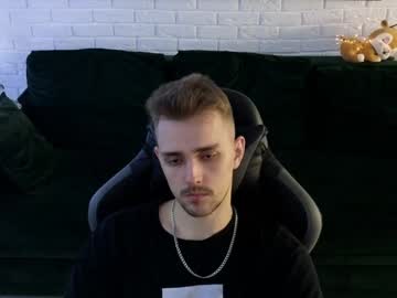 Larstar01 Chaturbate stream image from December 19, 2024