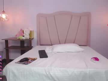 Lunaskiny24 Chaturbate stream image from December 19, 2024