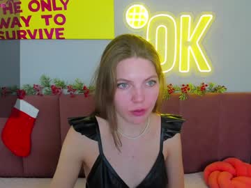 Marie_Reyes_ Chaturbate stream image from December 19, 2024